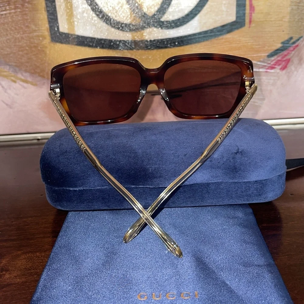 Gucci Sunglasses - Picture 4 of 7